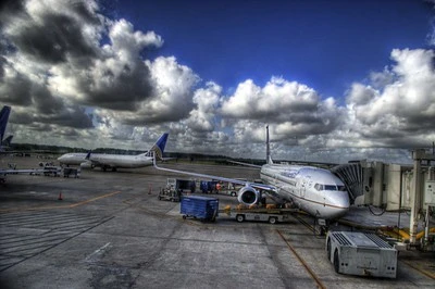 Flughafen und günstige Flugtickets.